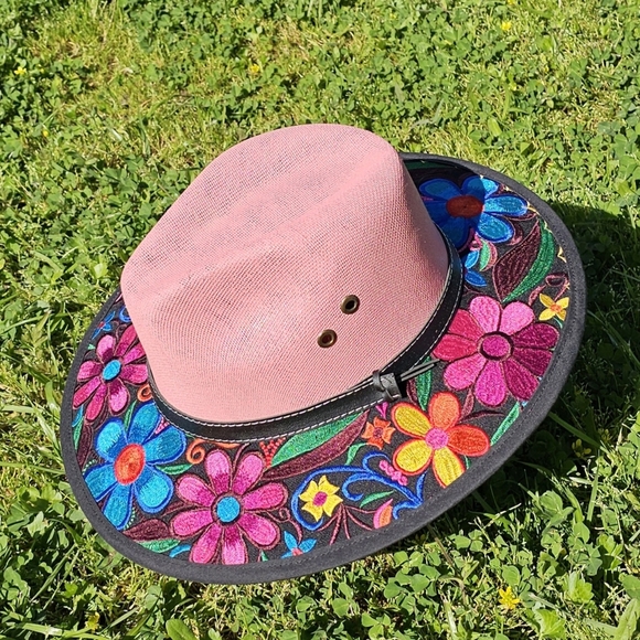 Embroidered Hats. - Picture 8 of 15